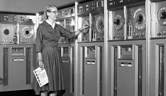 YaleNews_hopper-grace.UNIVAC.102635875-CC_0